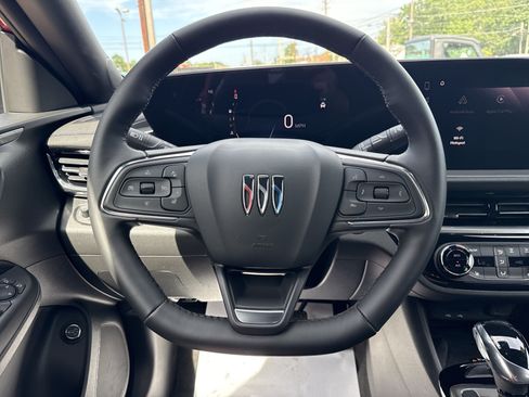 Used 2024 Buick Envista Sport Touring w/ Convenience I Package FWD image 17