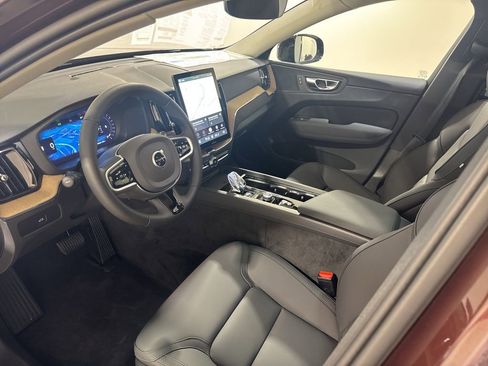 New 2026 Volvo XC60 B5 Plus w/ Climate Package image 18
