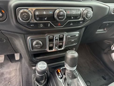 Used 2023 Jeep Wrangler Sport S image 14