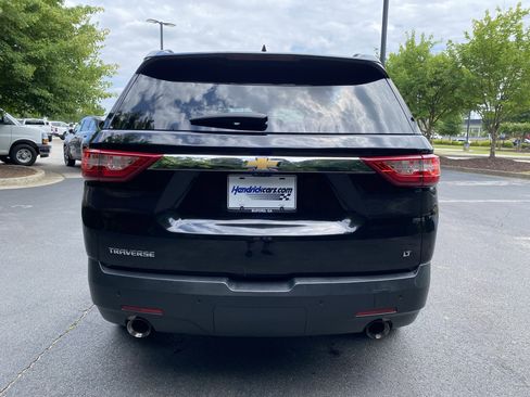 Used 2020 Chevrolet Traverse LT w/ LT Premium Package FWD image 8