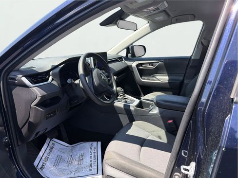 Used 2025 Toyota RAV4 XLE AWD/4WD image 11