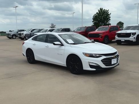 Used 2024 Chevrolet Malibu LT FWD image 2
