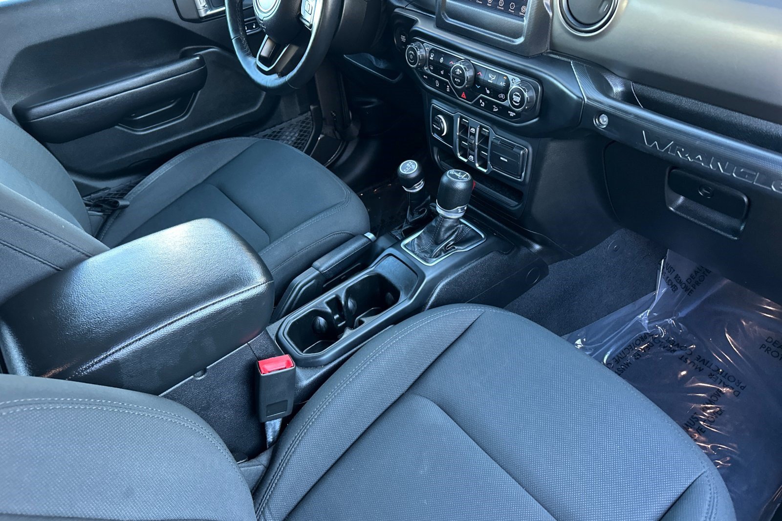 Used 2018 Jeep Wrangler Unlimited Sport S AWD/4WD image 34