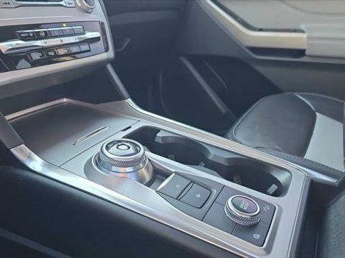 Used 2022 Ford Explorer XLT w/ Equipment Group 202A image 19