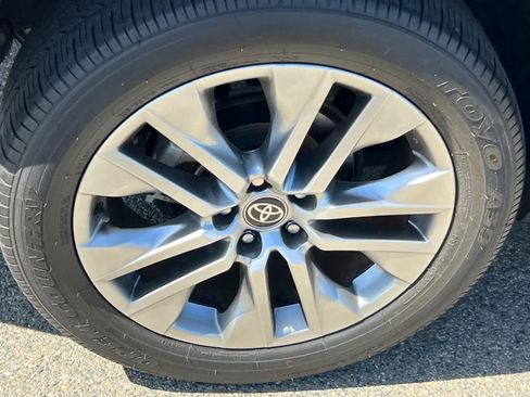 Used 2023 Toyota RAV4 XLE Premium FWD image 17