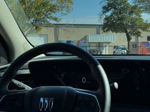 Used 2025 Buick Encore GX Preferred image 34