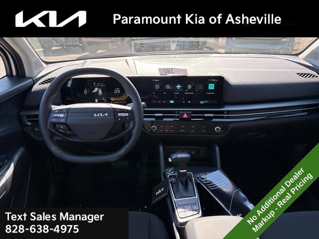 New 2027 Kia Sportage LX FWD image 8