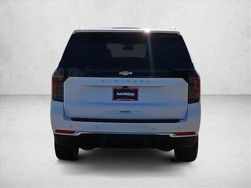 Used 2025 Chevrolet Suburban LS AWD/4WD image 7