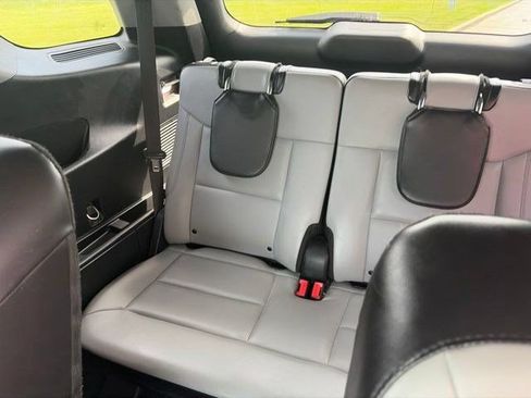 Used 2021 Ford Explorer XLT w/ Equipment Group 202A AWD/4WD image 36