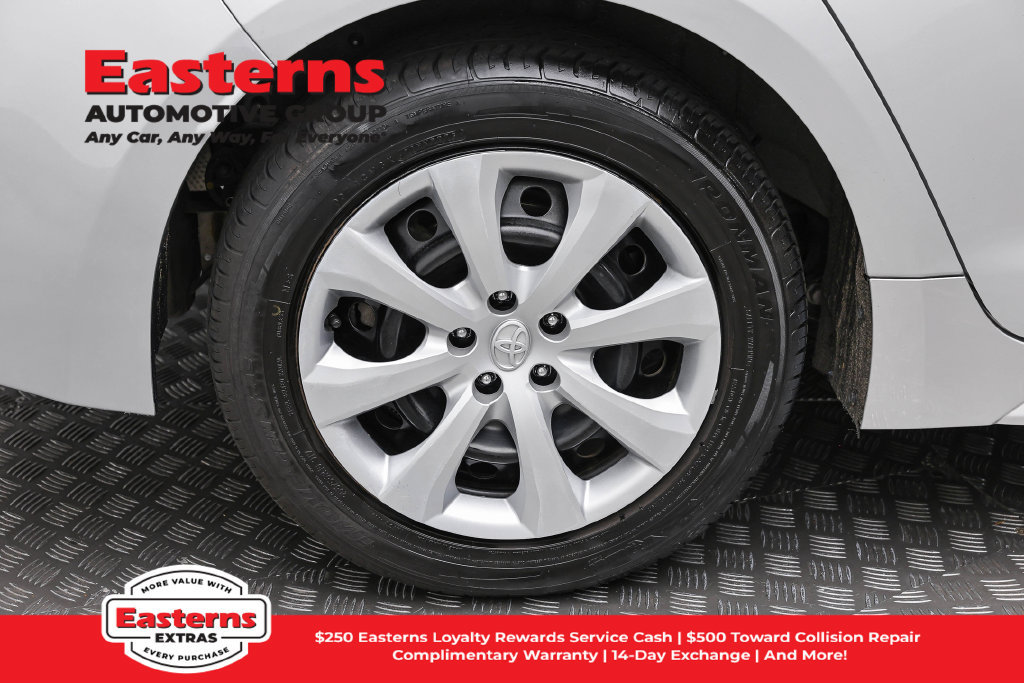 Used 2024 Toyota Corolla LE FWD image 30
