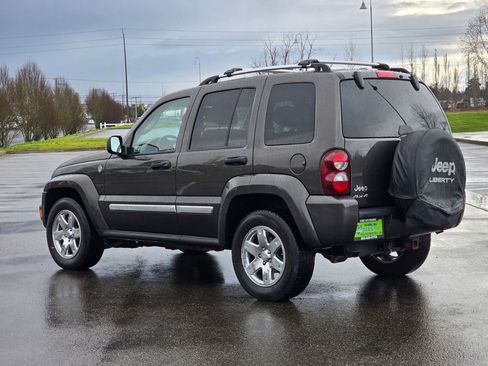 Used 2006 Jeep Liberty Limited image 3