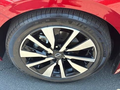 Certified 2024 Nissan Sentra SV w/ SV Premium Package FWD image 26