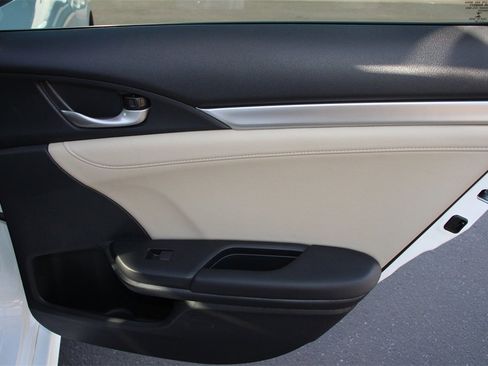 Used 2016 Honda Civic Touring image 24