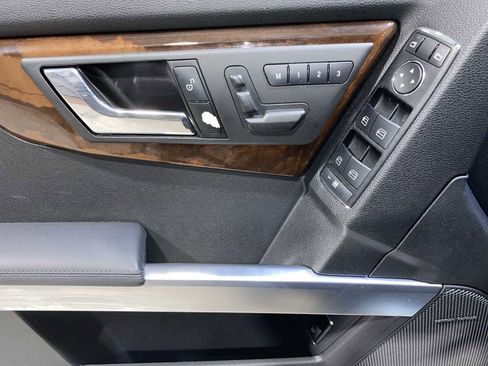 Used 2010 Mercedes-Benz GLK 350 4MATIC image 23