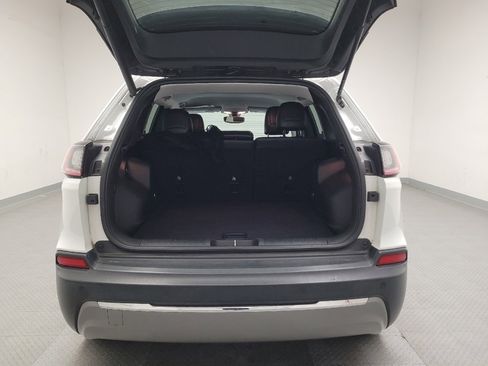 Used 2019 Jeep Cherokee Limited image 29