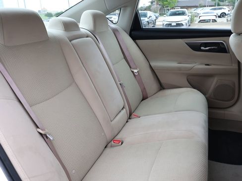 Used 2014 Nissan Altima 2.5 SV FWD image 29