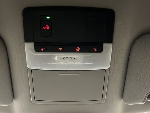 Used 2025 Nissan Pathfinder SL w/ Black Appearance Package FWD image 39