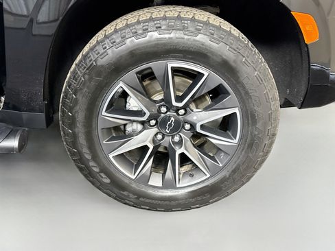 Used 2023 Chevrolet Suburban Z71 AWD/4WD image 32