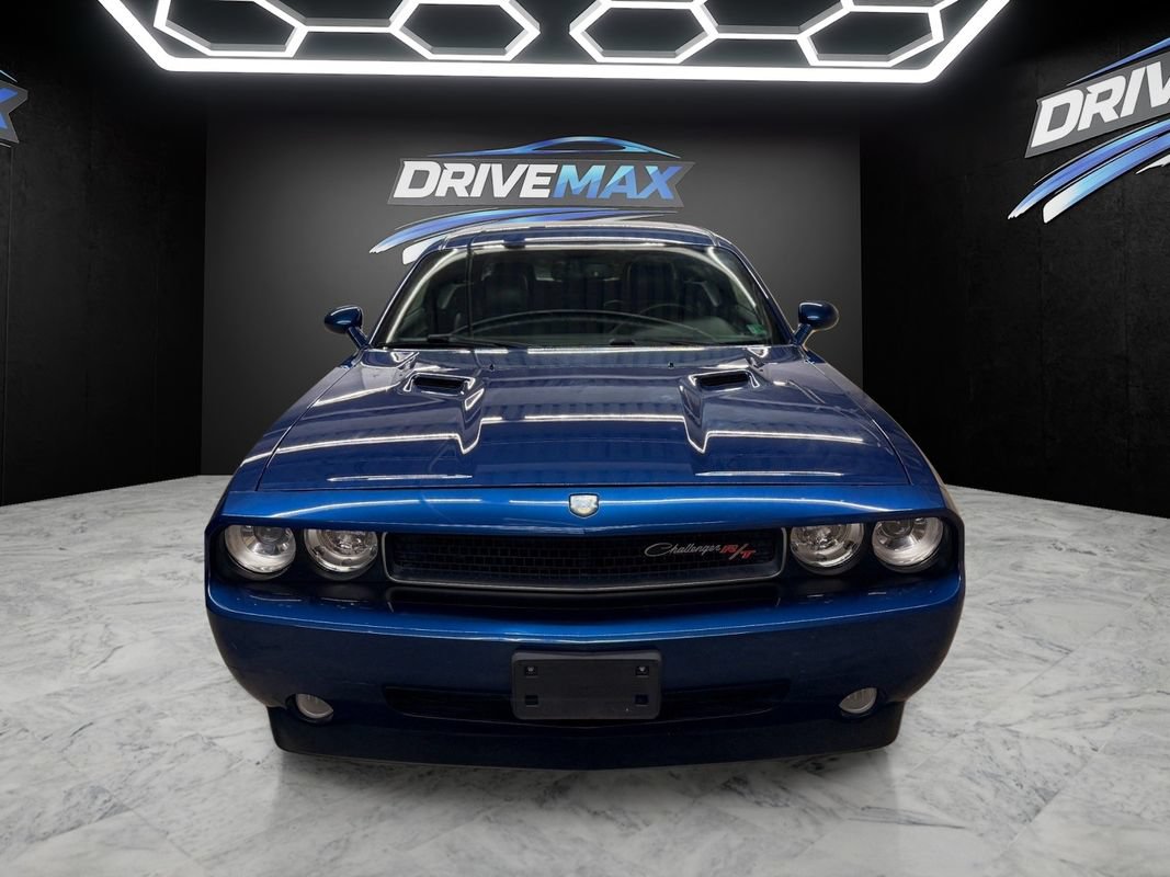 Used 2009 Dodge Challenger R/T RWD image 2