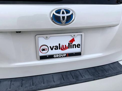 Used 2013 Toyota Prius V Five image 10