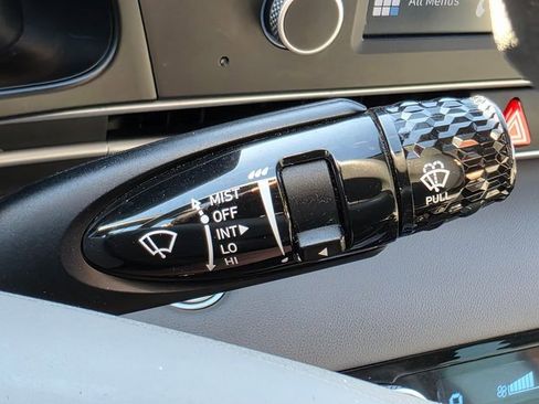 Used 2023 Hyundai Elantra SEL w/ Cargo Package image 33