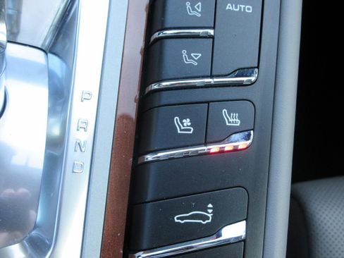 Used 2013 Porsche Panamera image 25