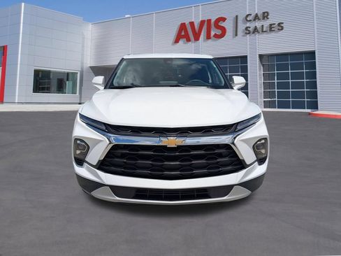 Used 2025 Chevrolet Blazer LT FWD image 2