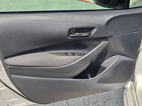 Used 2025 Toyota Corolla LE FWD image 10