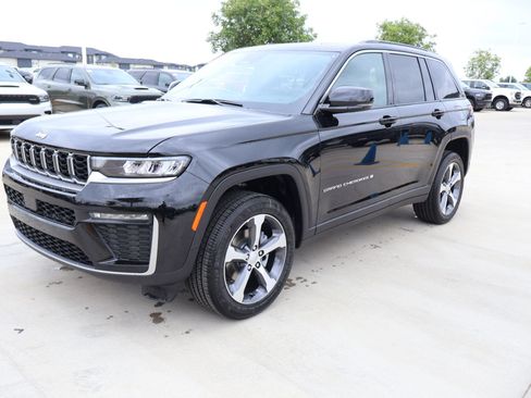 New 2026 Jeep Grand Cherokee Limited AWD/4WD image 10