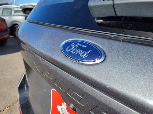 Used 2022 Ford Explorer XLT w/ Equipment Group 202A image 22