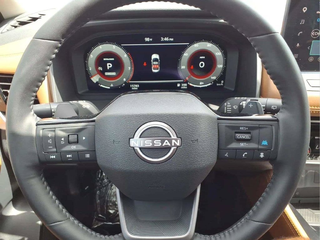 Certified 2025 Nissan Rogue Platinum FWD image 14