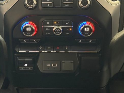 Used 2022 GMC Sierra 2500 SLE w/ SLE Value Package; image 15