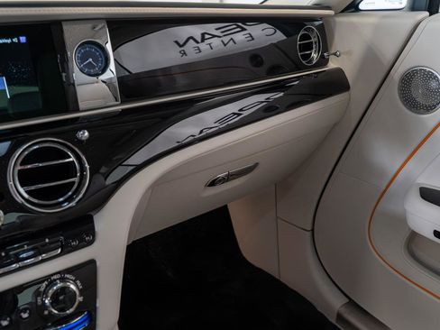 Used 2026 Rolls-Royce Spectre image 8