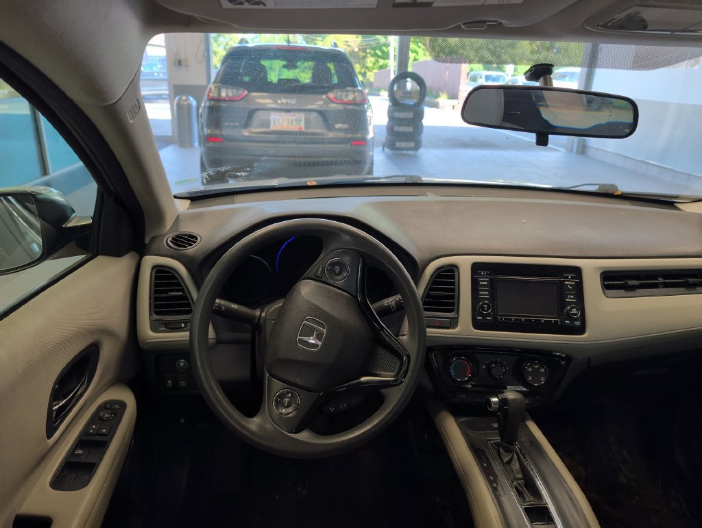 Used 2018 Honda HR-V LX image 15