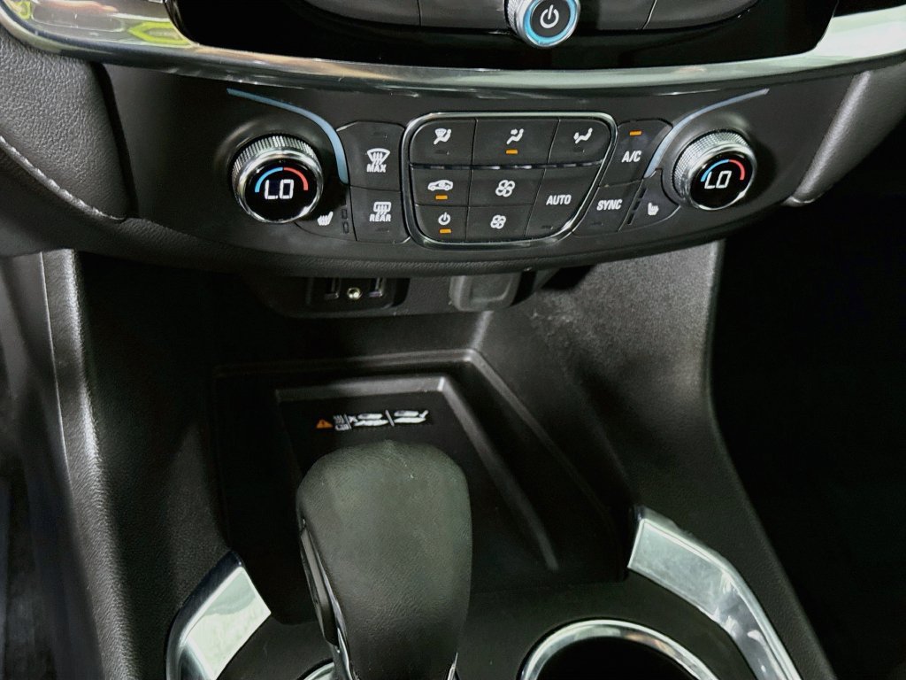 Used 2023 Chevrolet Traverse LT FWD image 7