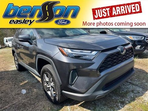 Used 2023 Toyota RAV4 XLE image 1