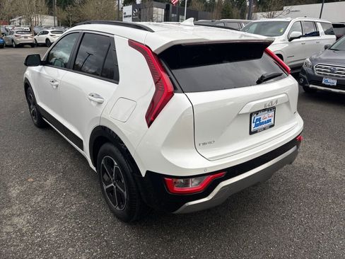 Certified 2023 Kia Niro SX image 7