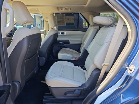 Used 2020 Ford Explorer Platinum AWD/4WD image 17