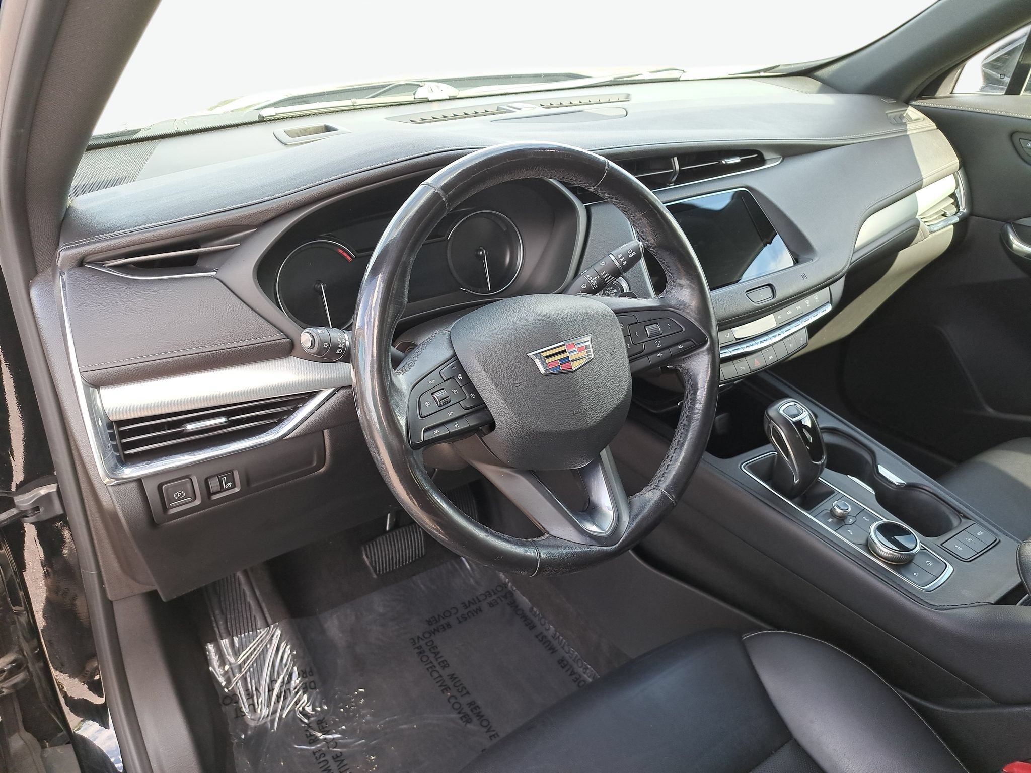 Used 2019 Cadillac XT4 Premium Luxury AWD/4WD image 17