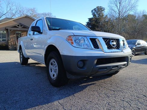 Used 2019 Nissan Frontier S image 4