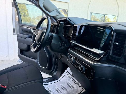 Used 2025 Chevrolet Silverado 1500 LT AWD/4WD image 21