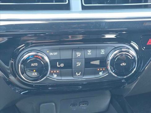 New 2026 Chevrolet Trax RS w/ Sunroof Package FWD image 23