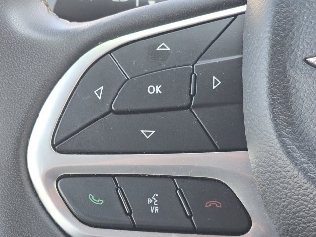 Used 2022 Chrysler Voyager LX FWD image 19