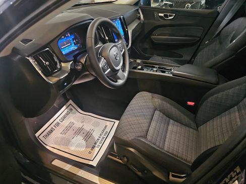 Certified 2023 Volvo XC60 B5 Core AWD/4WD image 15