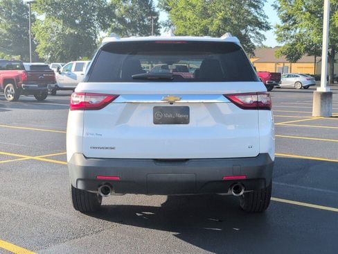 Used 2018 Chevrolet Traverse LT FWD image 4