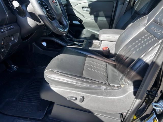 Used 2022 Nissan Frontier PRO-4X w/ Pro-4X Premium Package AWD/4WD image 10