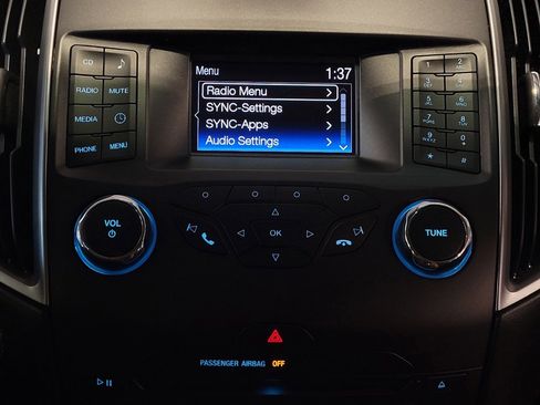Used 2017 Ford Edge SE FWD image 25