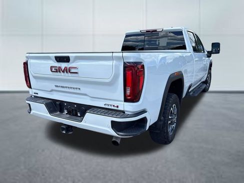 Used 2022 GMC Sierra 2500 AT4 w/ AT4 Preferred Package AWD/4WD image 4