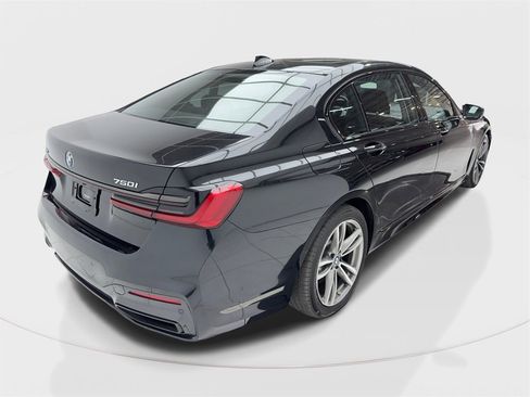 Used 2022 BMW 750i xDrive w/ Luxury Rear Seating Package image 9