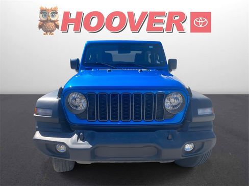 Used 2024 Jeep Wrangler Sport S image 7